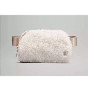Lululemon Belt Bag Fleece Ivory Sherpa